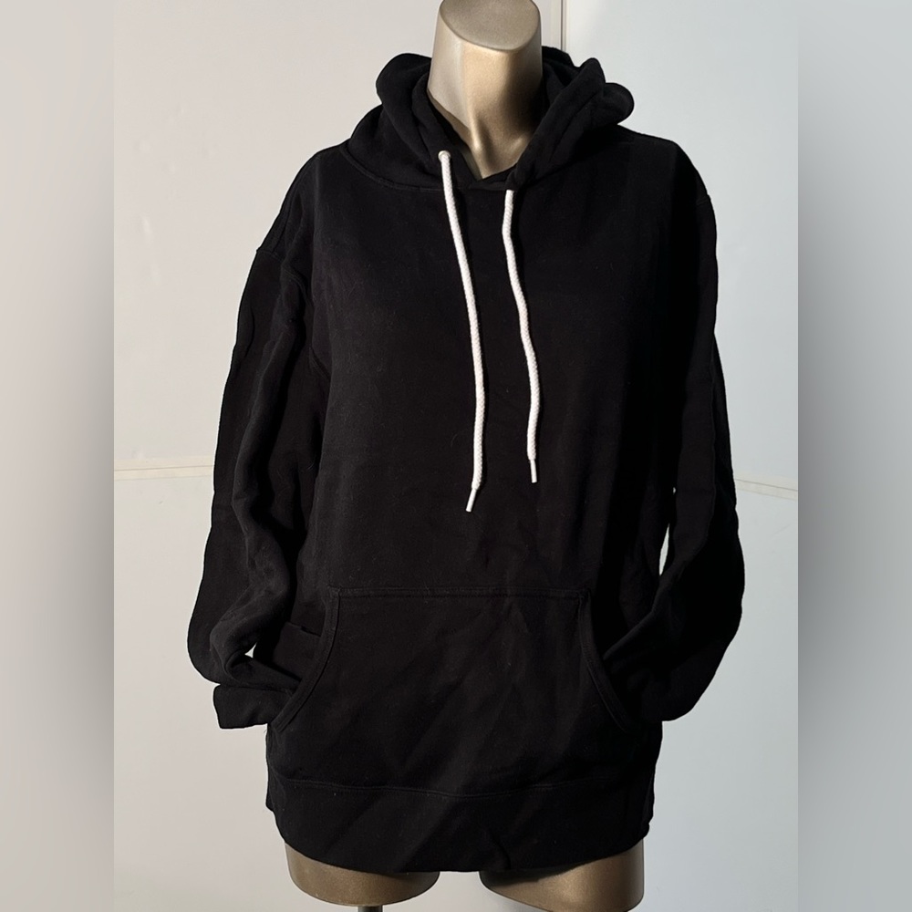 Black hoodie, pullover size M